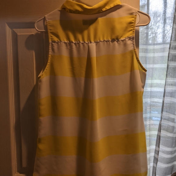 Button down tank - Picture 3 of 3